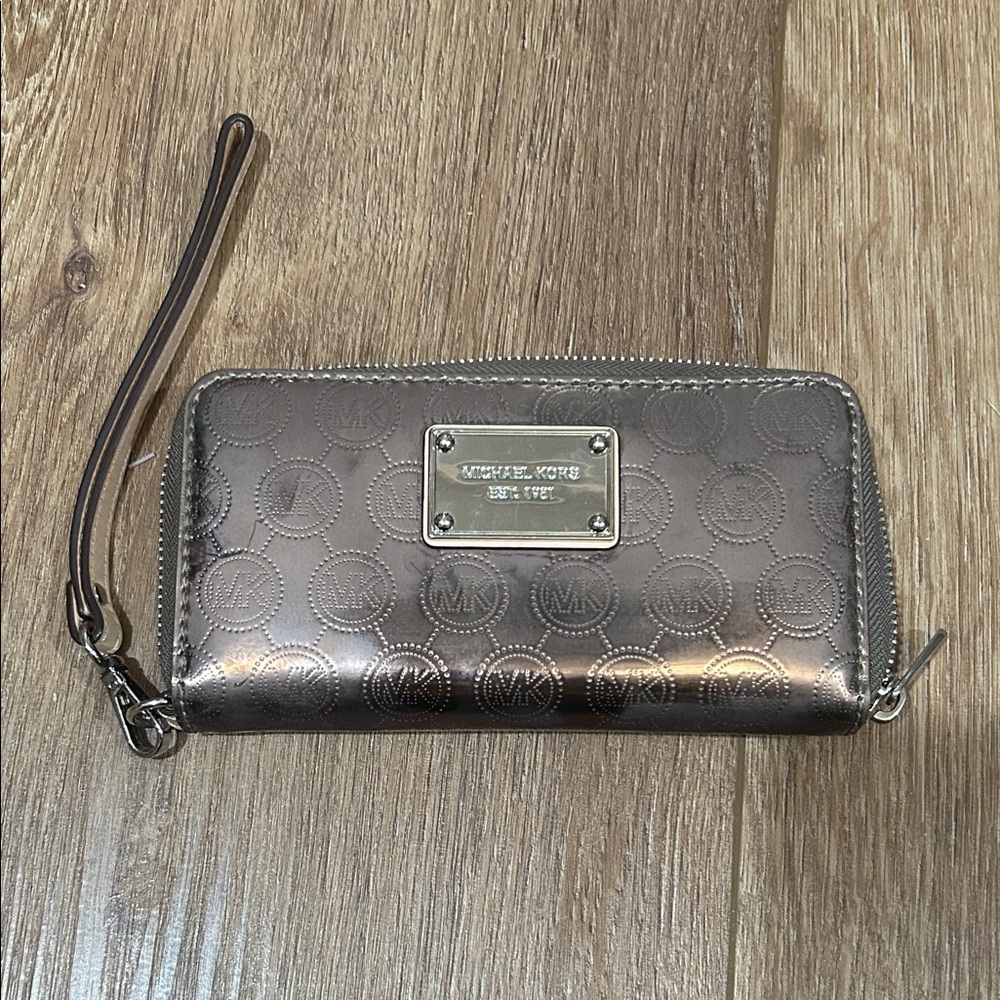 Michael Kors  Wristlet Clutch